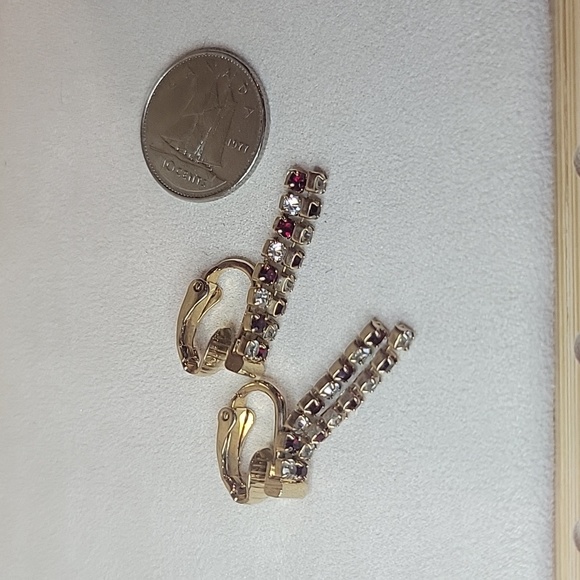 Sparkling Clip on earrings with red stones - Picture 4 of 4